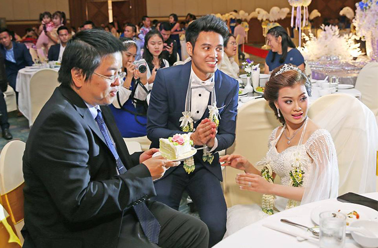 บรรยากาศงานเลี้ยงงานแต่ง Wedding-Theerathon-Aum-e